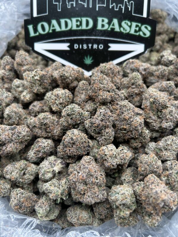 Frosty Runtz cannabis flower buds with frosty trichomes